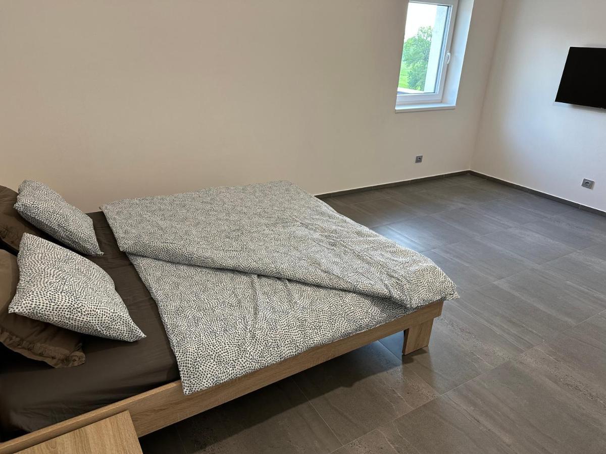 Apartman Byt 75M2 Klid Priroda Pro Rodinu Prague Exterior photo