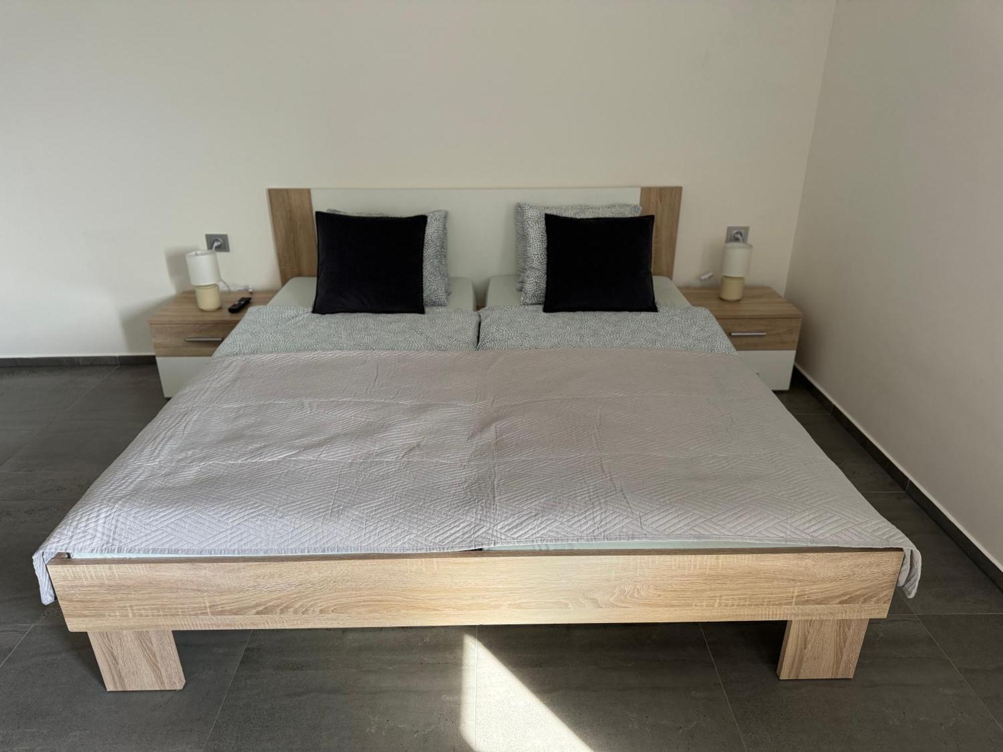 Apartman Byt 75M2 Klid Priroda Pro Rodinu Prague Exterior photo